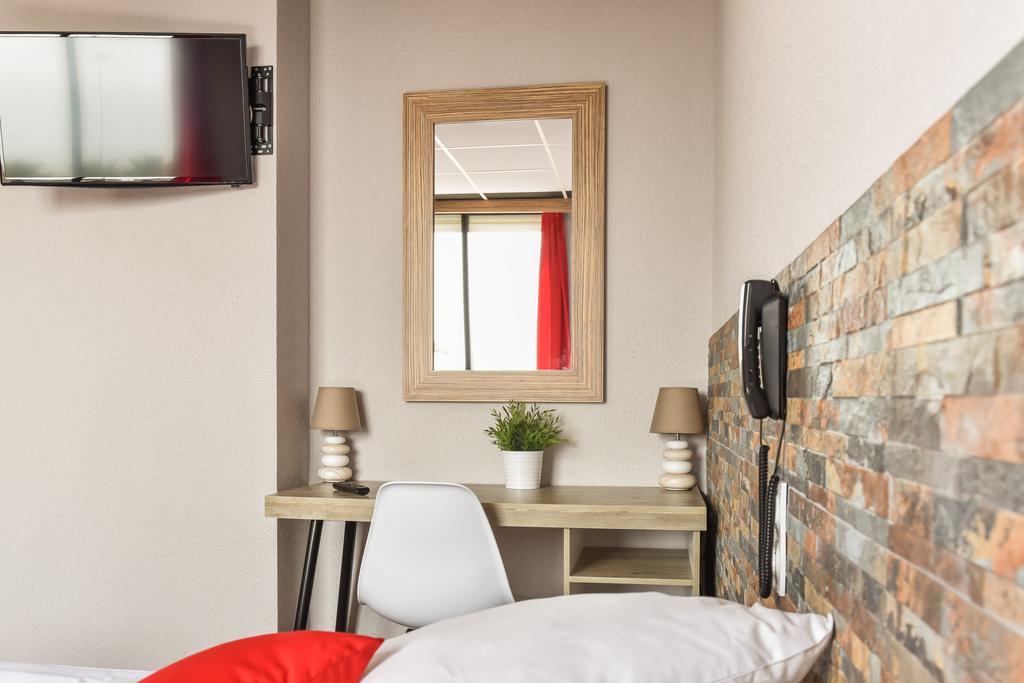 Logis Hotel Restaurant Mar I Sol Saint-Cyprien (Pyrenees-Orientales) Exterior photo