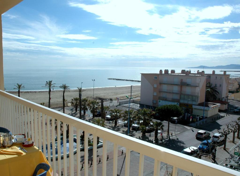Logis Hotel Restaurant Mar I Sol Saint-Cyprien (Pyrenees-Orientales) Room photo