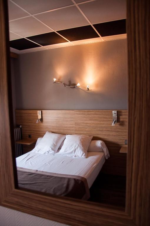 Logis Hotel Restaurant Mar I Sol Saint-Cyprien (Pyrenees-Orientales) Room photo
