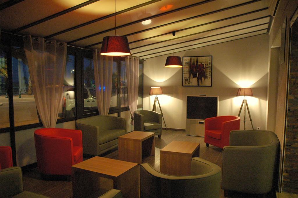 Logis Hotel Restaurant Mar I Sol Saint-Cyprien (Pyrenees-Orientales) Exterior photo